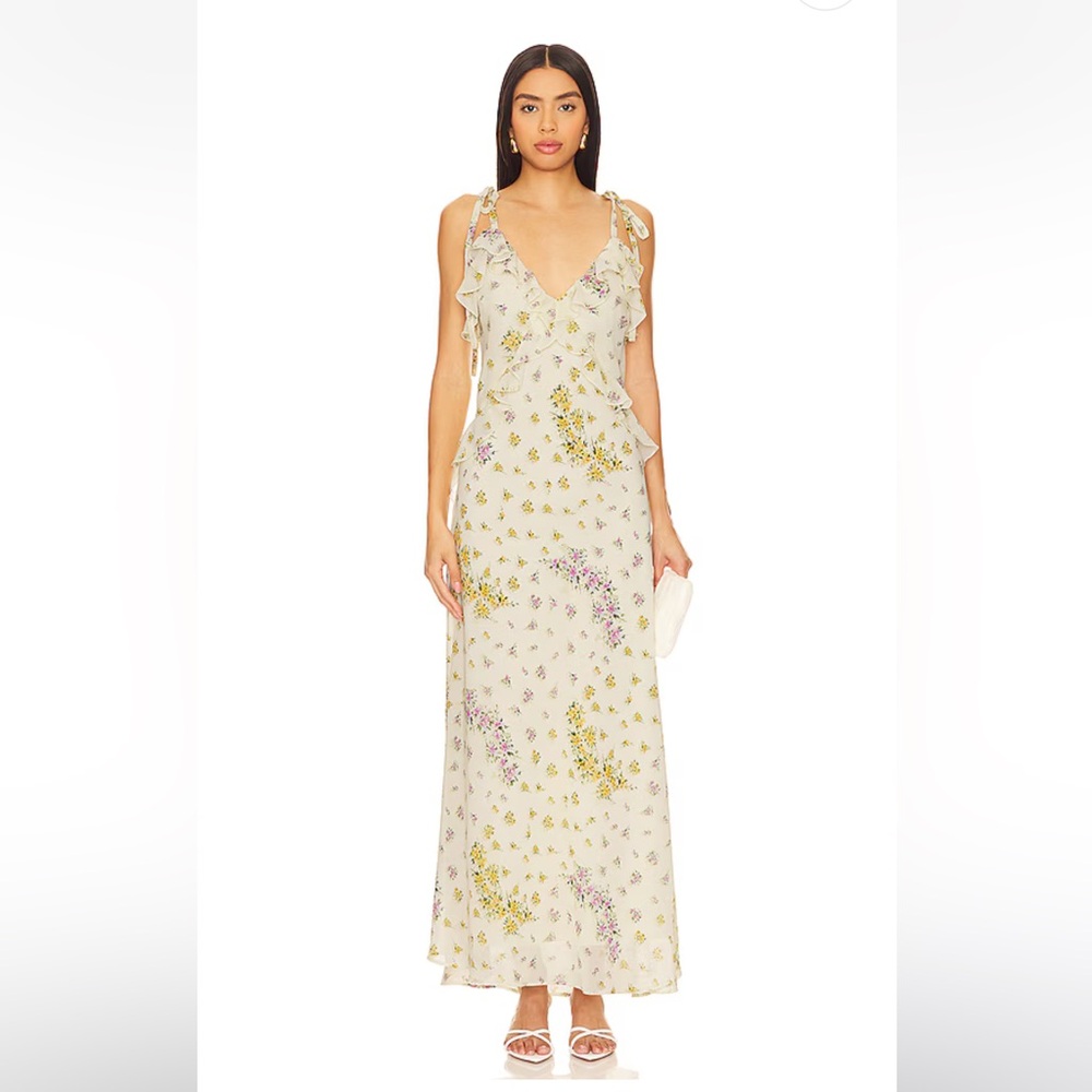 Be the center of attention in the stunning ADALINA dress.